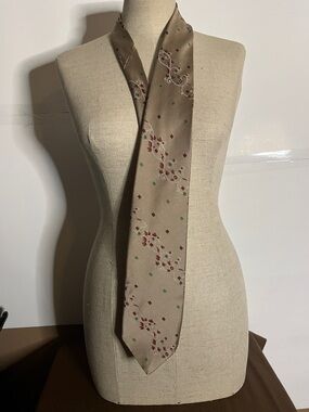Schiaparelli 60’s MCM tie wide office work ready stylish vintage